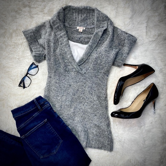 Xhilaration Grey Short Sleeve V Neck Sweater with Collar - Picture 1 of 8
